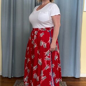 Vintage Red Beach Chair Patterned Women's Skirt